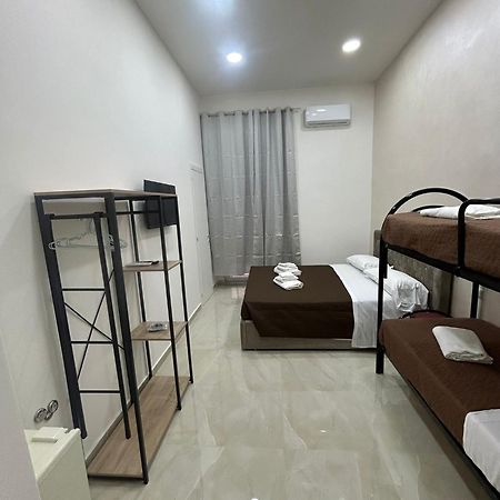 Luxury Rooms Carbonara 95 เนเปิลส์ ภายนอก รูปภาพ