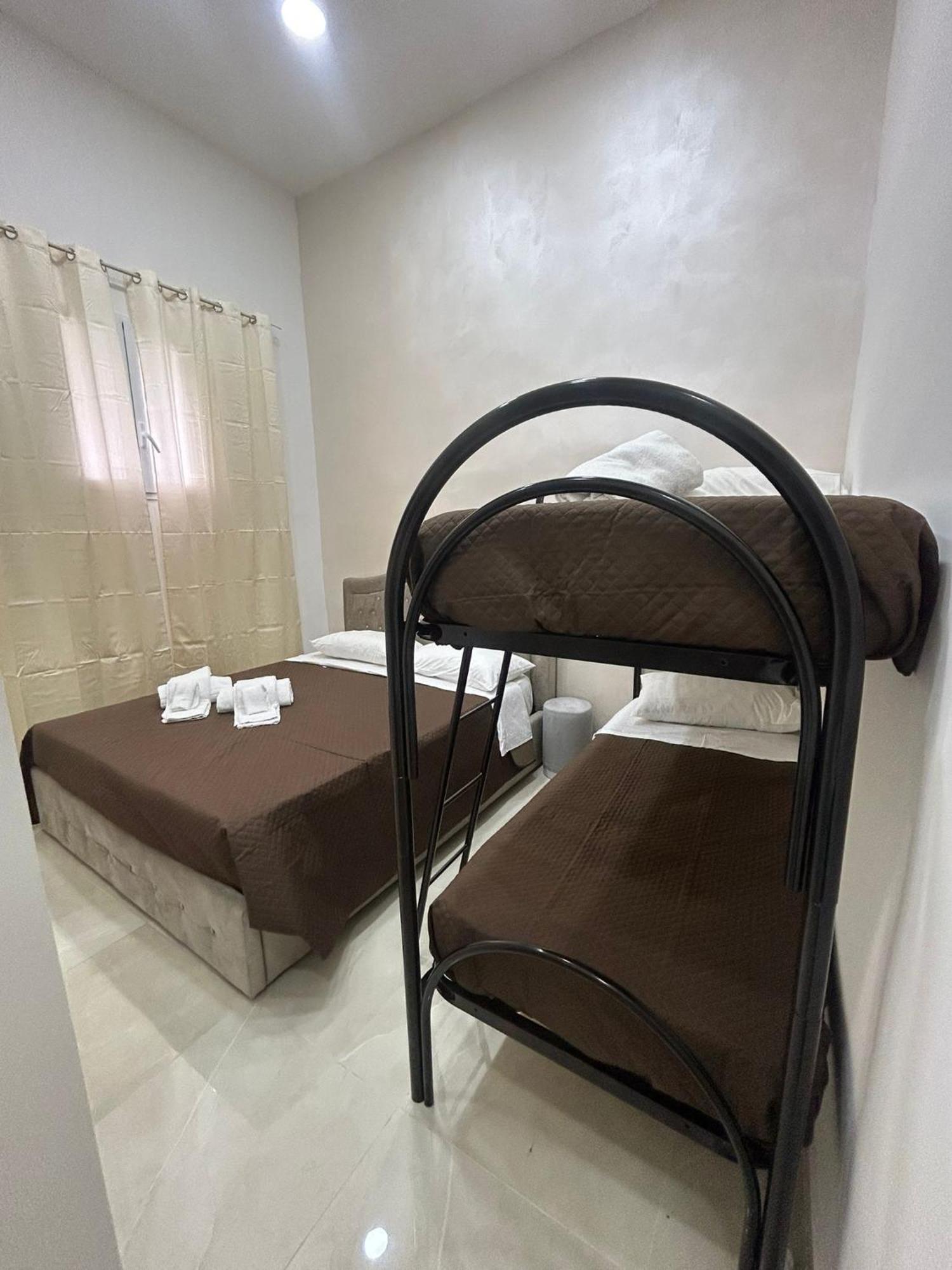 Luxury Rooms Carbonara 95 เนเปิลส์ ภายนอก รูปภาพ