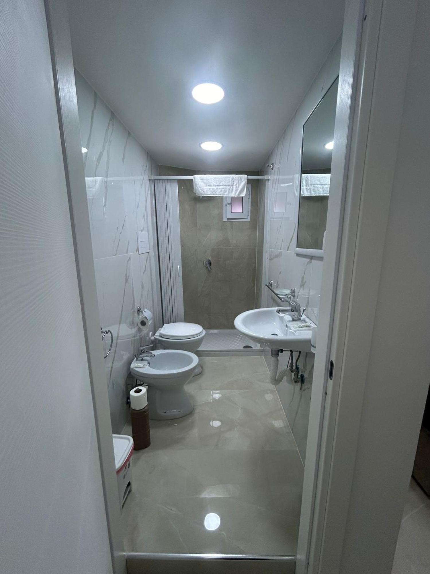 Luxury Rooms Carbonara 95 เนเปิลส์ ภายนอก รูปภาพ