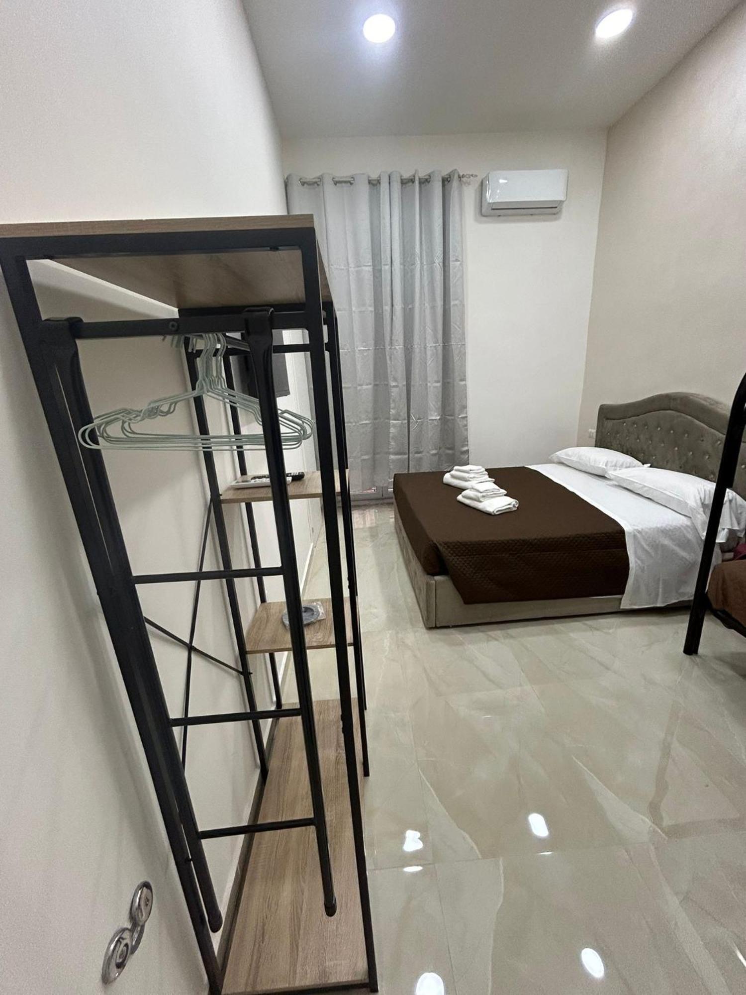 Luxury Rooms Carbonara 95 เนเปิลส์ ภายนอก รูปภาพ
