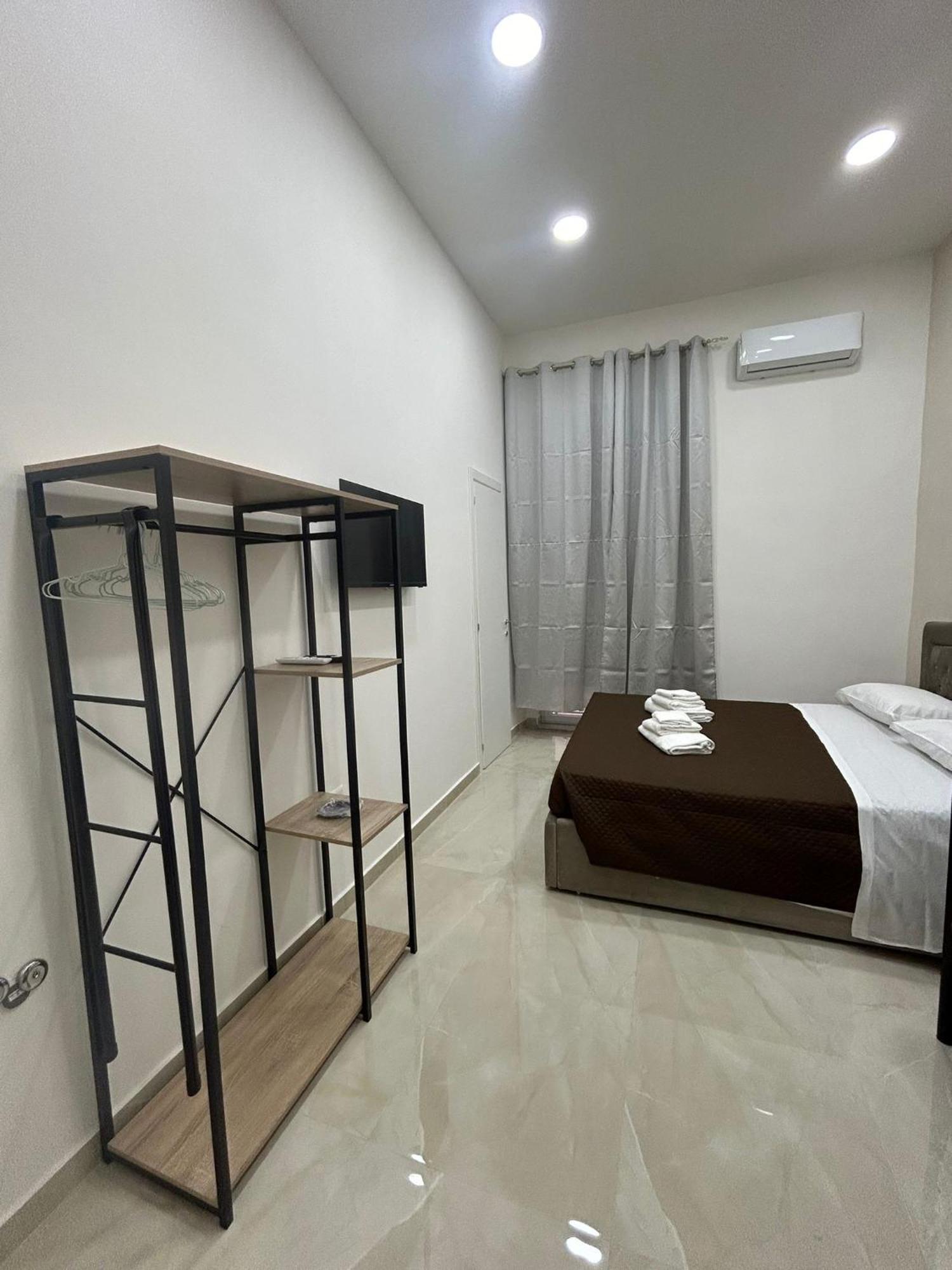 Luxury Rooms Carbonara 95 เนเปิลส์ ภายนอก รูปภาพ